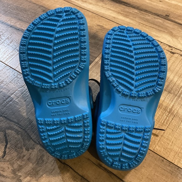 NWOT Crocs 204536 Kids Classic Clog Slip Bright Cobalt Blue Unisex Toddler C10 - Picture 5 of 6